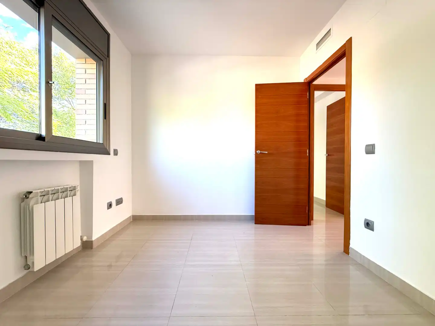 Semi-detached house with pool for sale in Carrer d'Escornalbou, imagen 26
