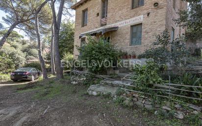 Vista exterior de Finca rústica en venda en Sant Cugat del Vallès amb Aire condicionat, Calefacció i Jardí privat