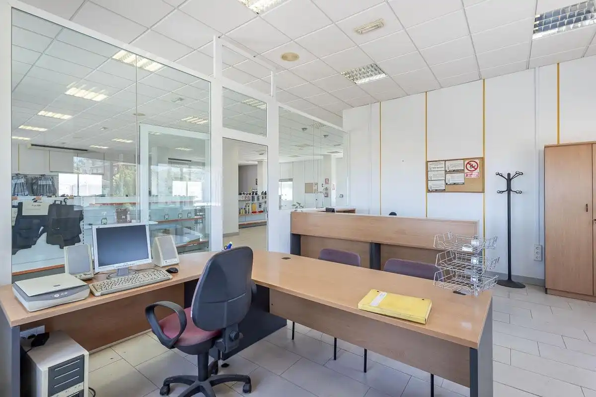 Gebäude zur Miete in La Zubia