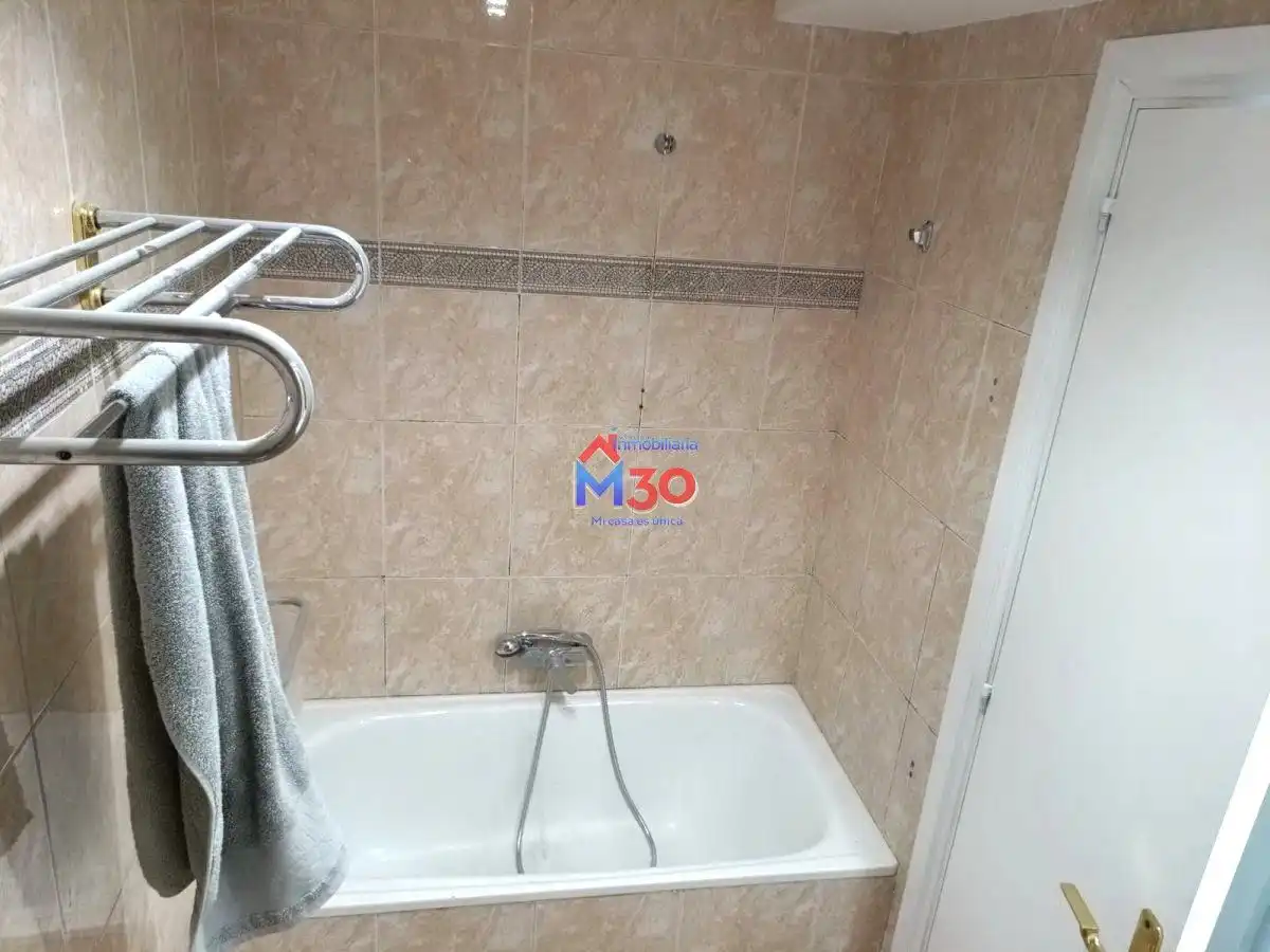 Bany de Apartament en venda en Miranda de Ebro amb Calefacció, Terrassa i Traster