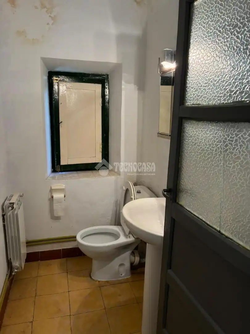 Baño de Casa adosada en venta en Cifuentes, Guadalajara
