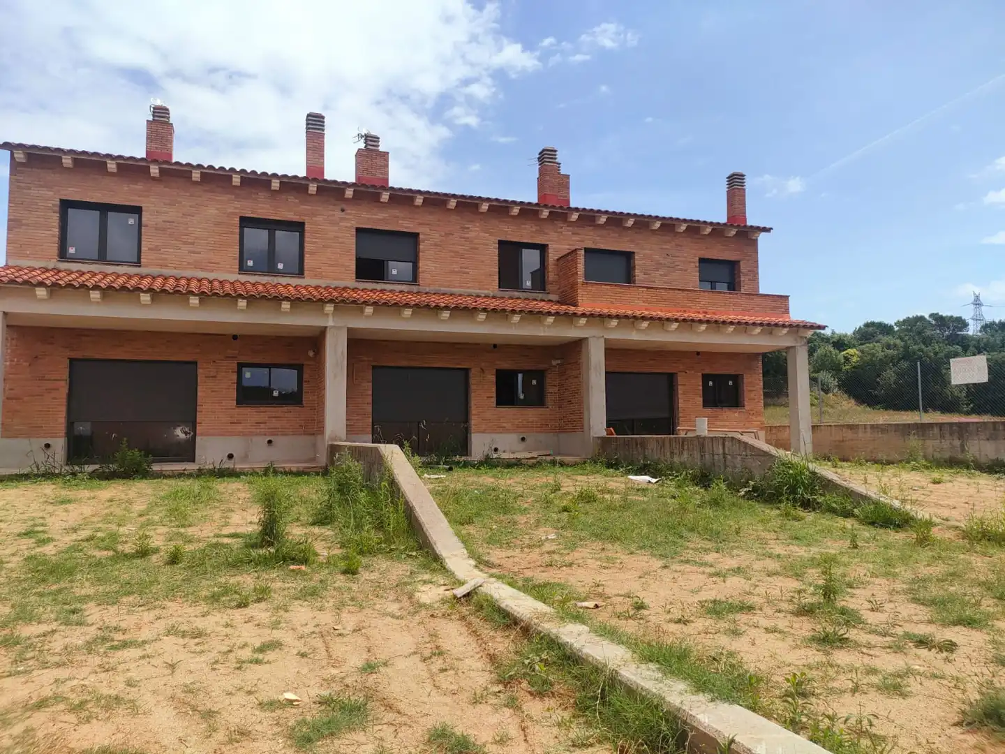 Vista exterior de Casa adosada en venda en Riudarenes amb Calefacció, Jardí privat i Parquet