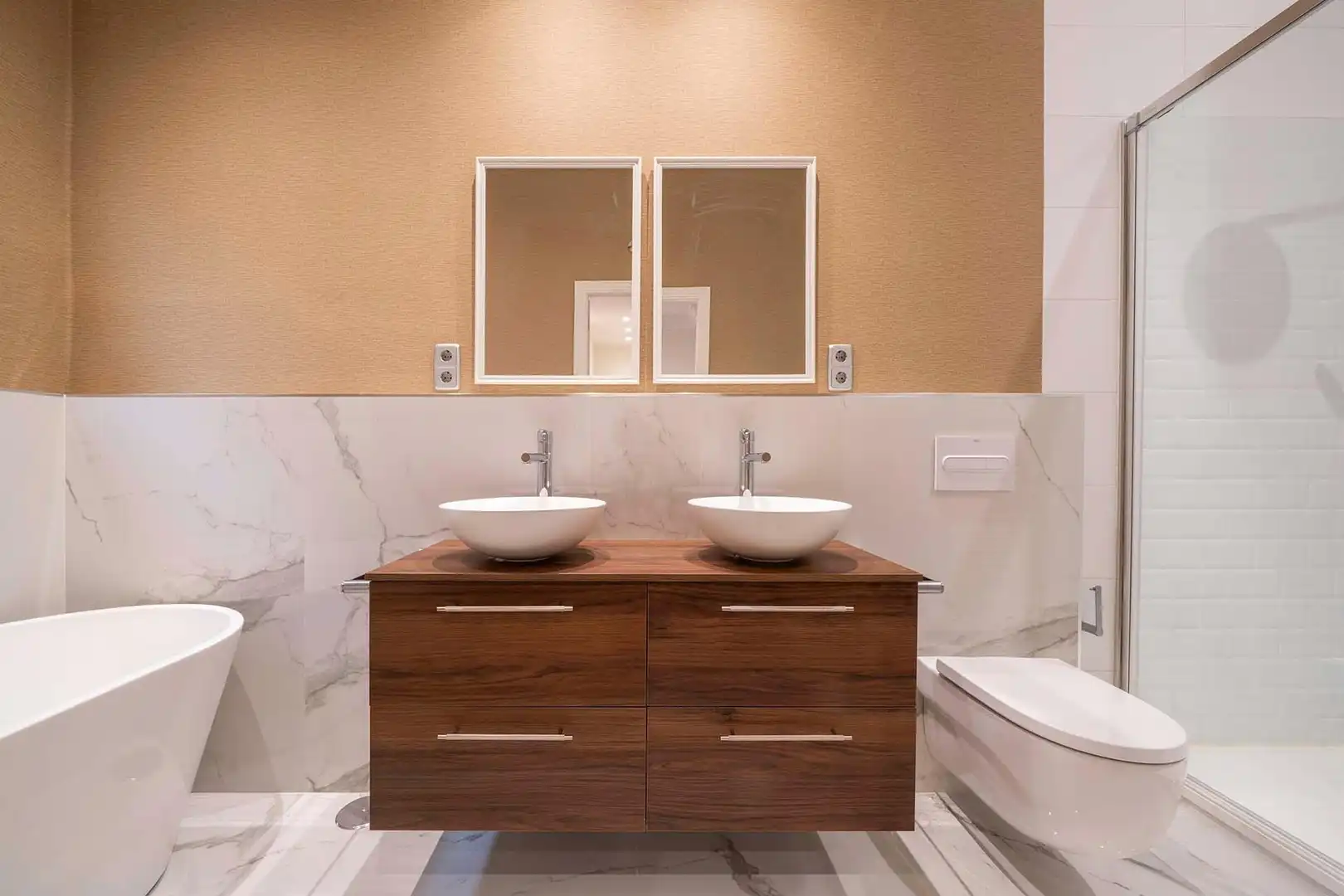 Badezimmer von Wohnung zur Miete in Madrid mit Klimaanlage, Heizung und Balkon