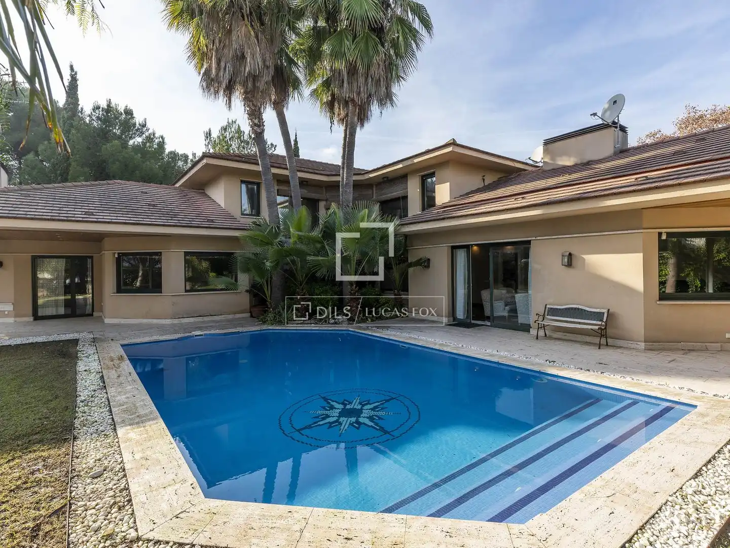 Piscina de Casa o chalet en venta en Sitges con Aire acondicionado, Calefacción y Jardín privado