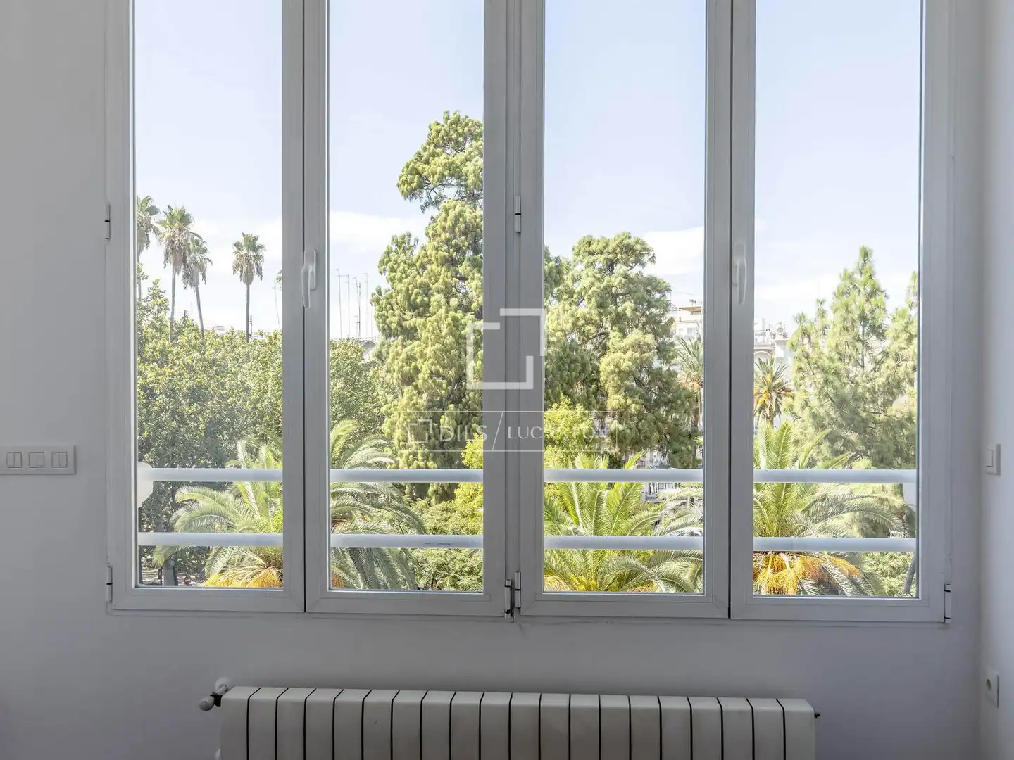 Exterior view of Flat for rent in Valencia  with Air Conditioner, Heating and Parquet flooring