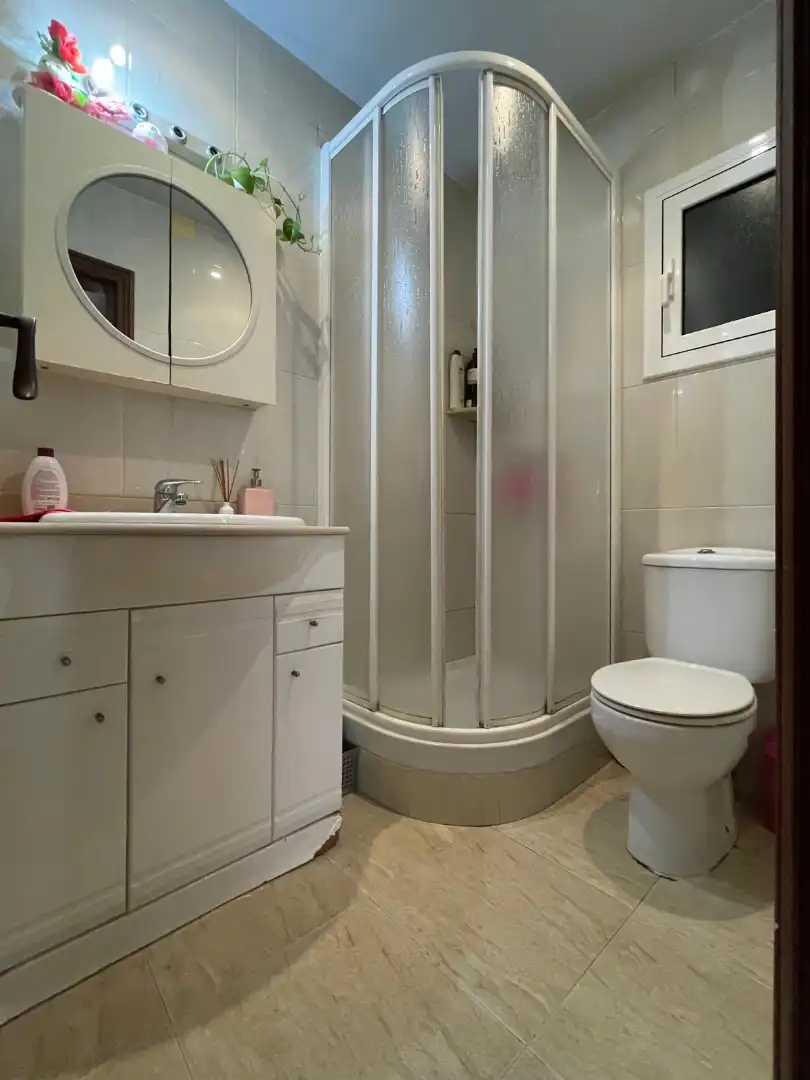 Baño de Piso en venta en Barcelona con Aire acondicionado, Amueblado y Horno