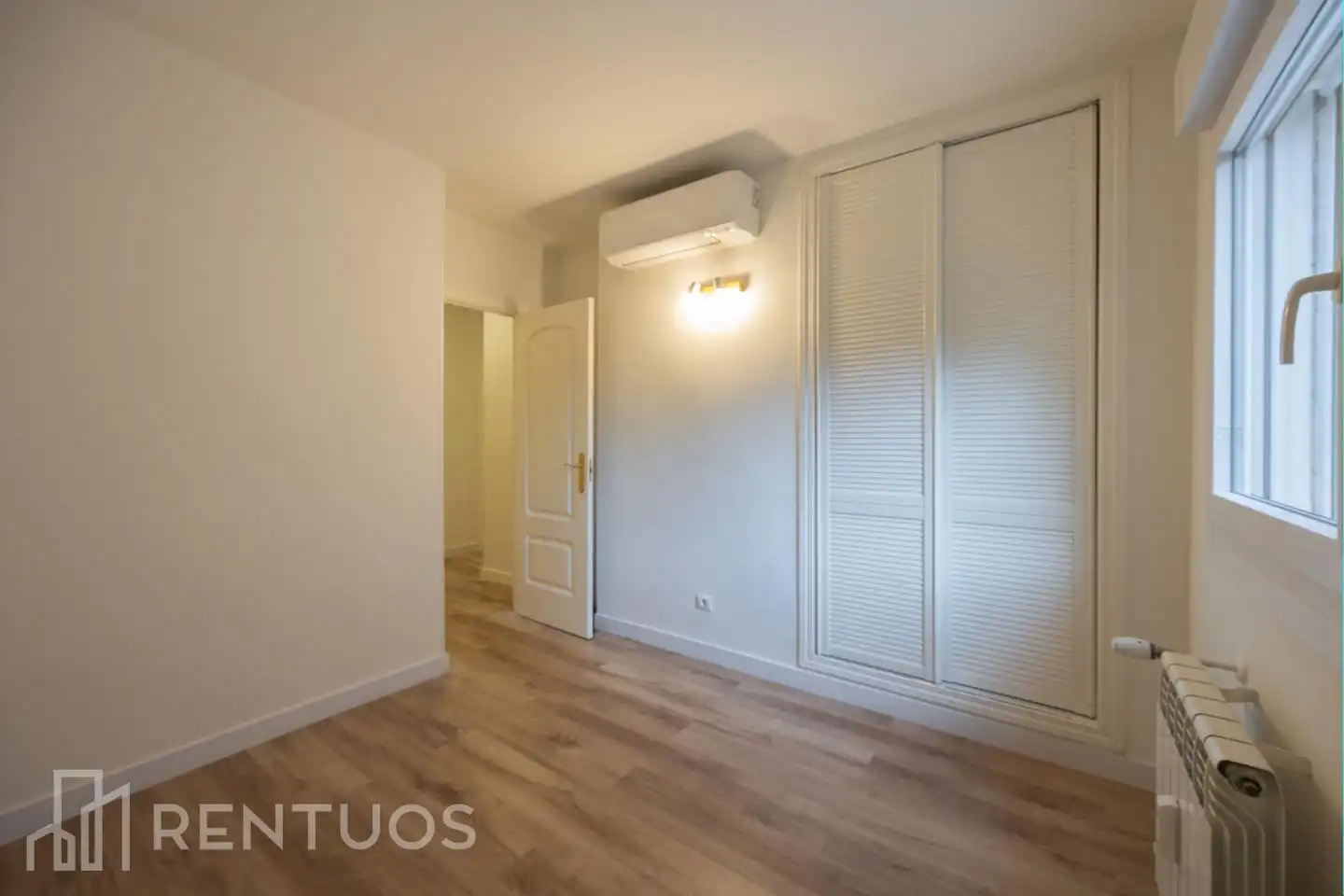 Wohnung zur Miete in Calle del Poeta Esteban de Villegas, Jerónimos