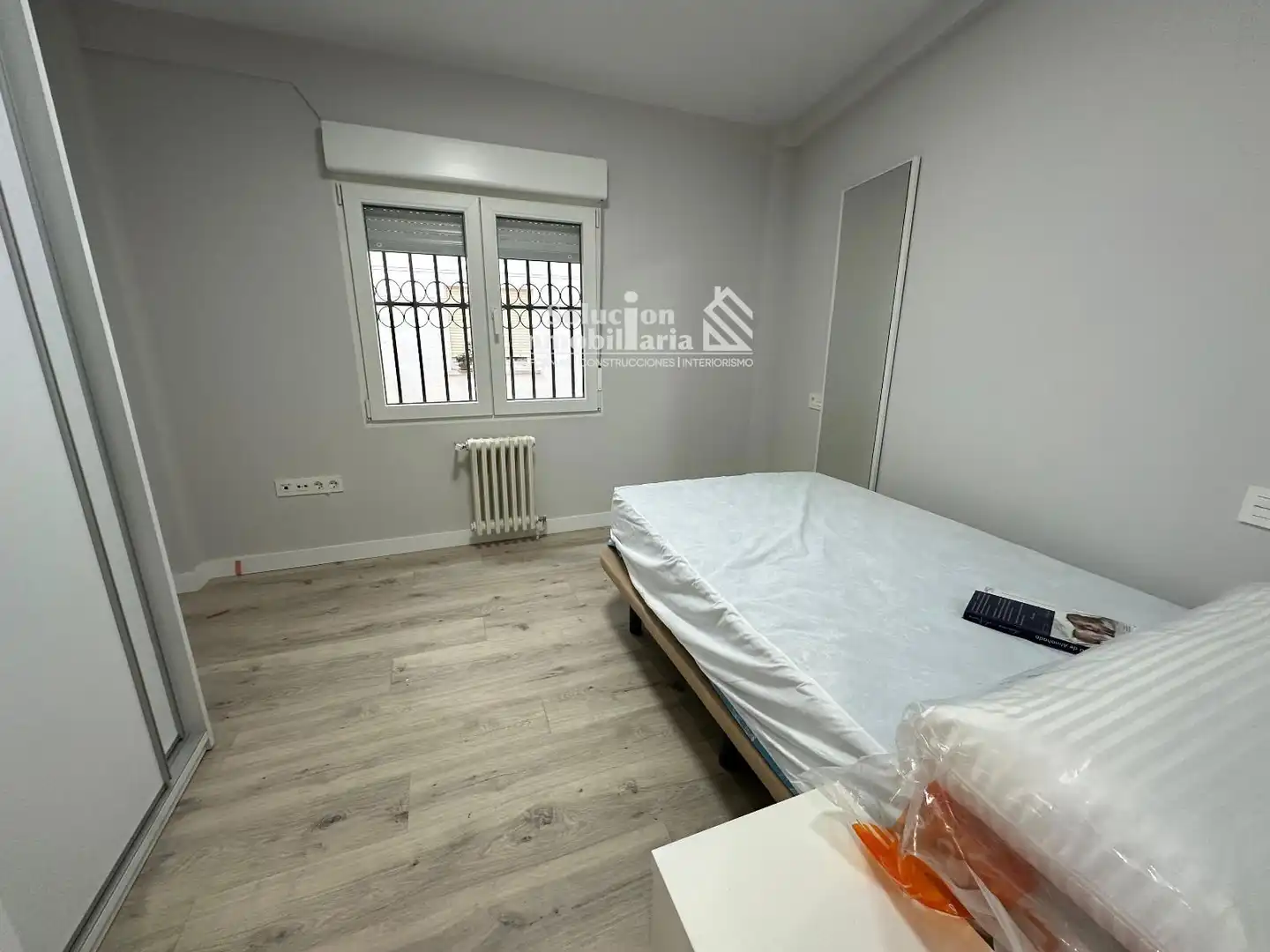 Schlafzimmer von Wohnung zur Miete in Salamanca mit Heizung, Terrasse und Möbliert
