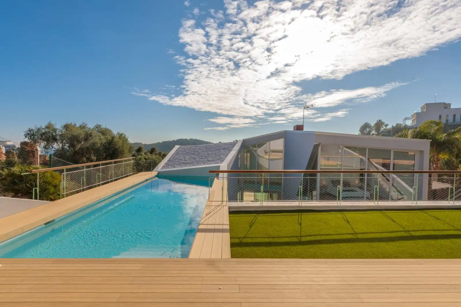 Schwimmbecken von Haus oder Chalet zum Verkauf in Sitges mit Klimaanlage, Heizung und Privatgarten