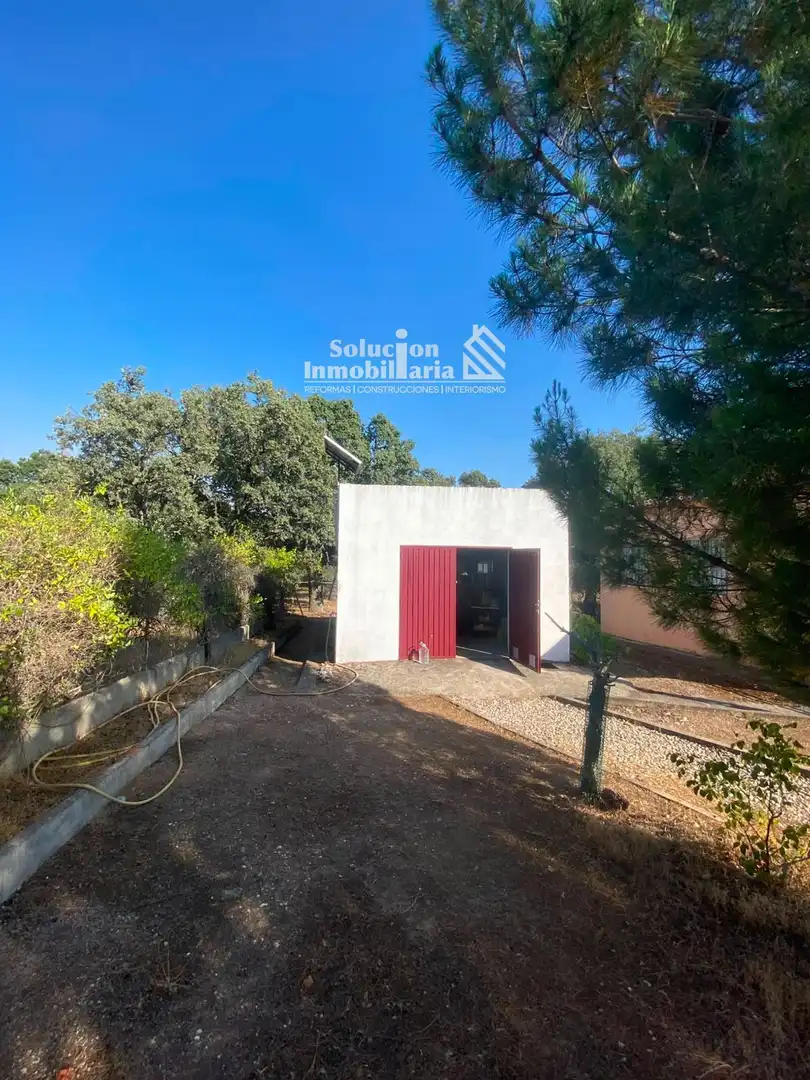 Jardí de Casa o xalet en venda en Calvarrasa de Arriba amb Traster i Moblat