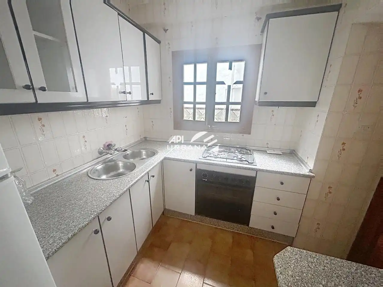 House for sale in Calle Almazán