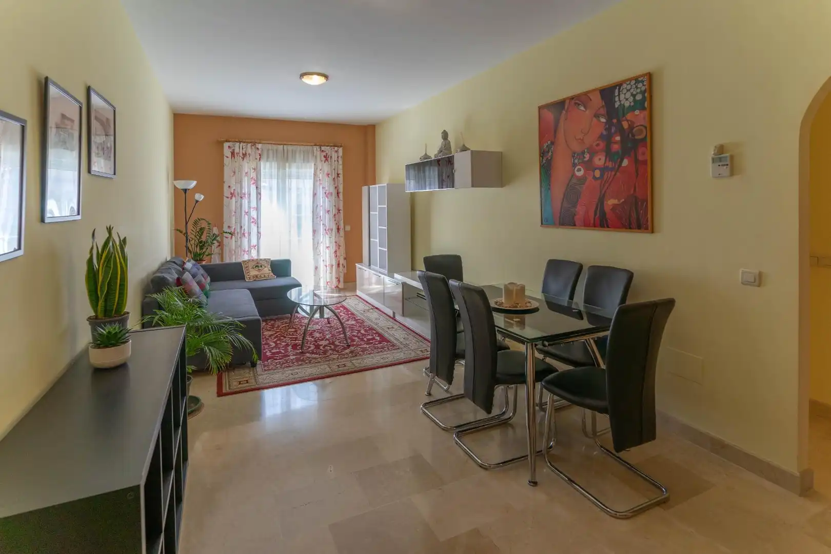 Sala d'estar de Pis de lloguer en Alhaurín El Grande amb Aire condicionat, Moblat i Balcó