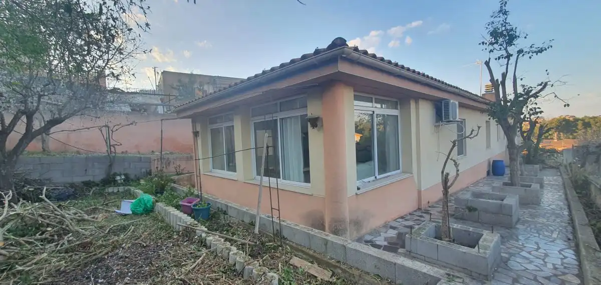 Vista exterior de Casa o chalet en venta en Els Pallaresos con Aire acondicionado, Calefacción y Jardín privado