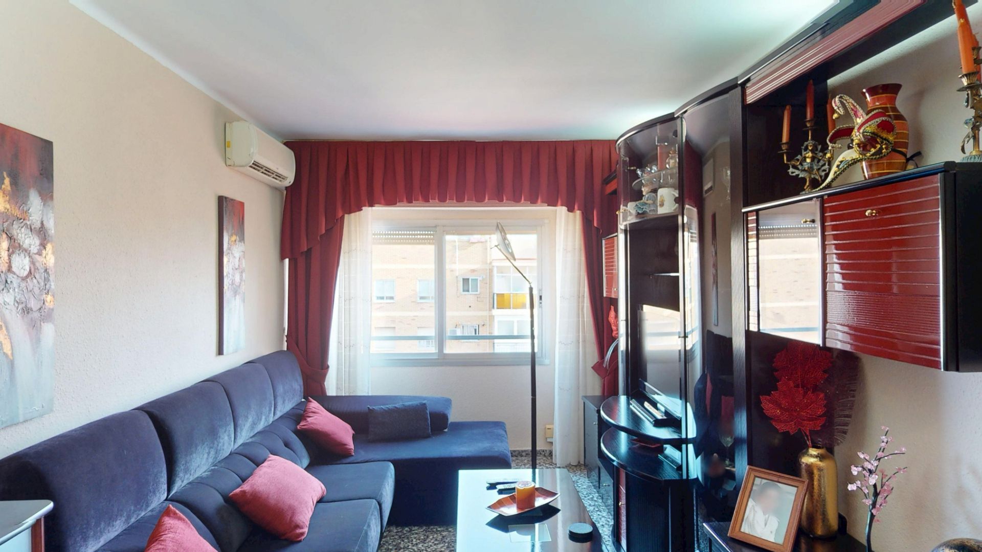 Living room of Flat for sale in  Valencia Capital  with Air Conditioner, Furnished and Oven