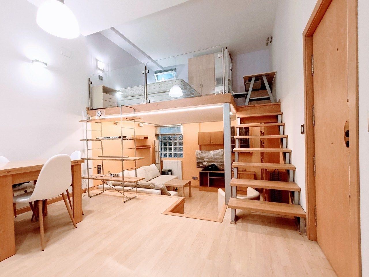 Habitación de Piso de alquiler en  Madrid Capital con Calefacción, Amueblado y Horno