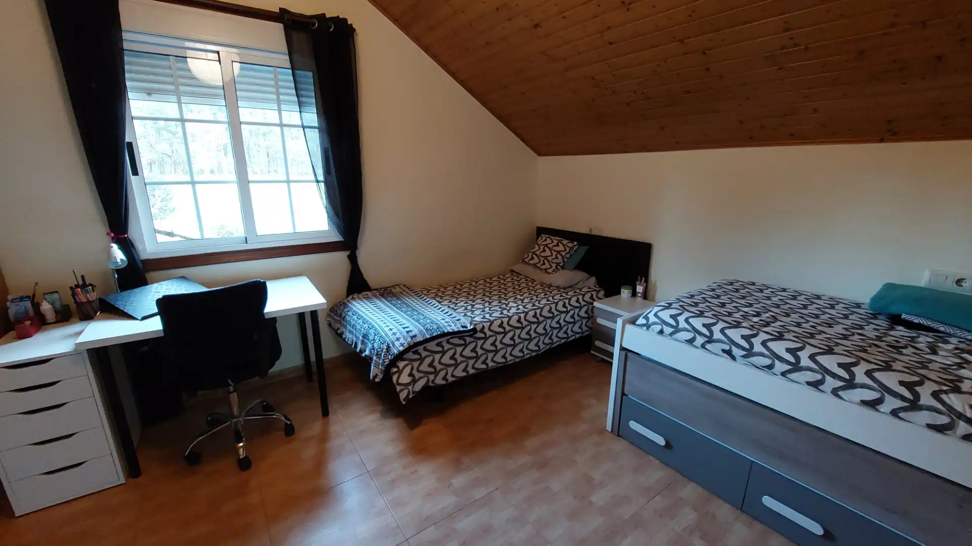Habitación de Casa o chalet en venta en Ordes con Jardín privado, Amueblado y Horno