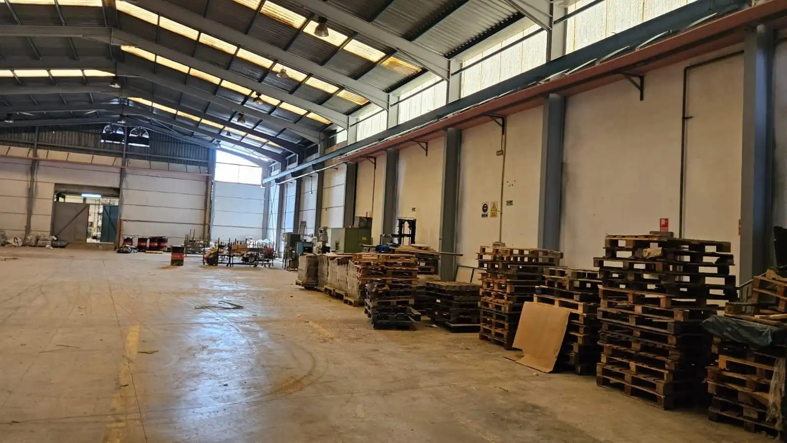 Industrial buildings for rent in Algemesí
