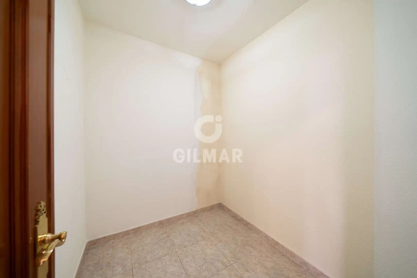 Habitación de Piso en venta en Madrid con Calefacción y Trastero