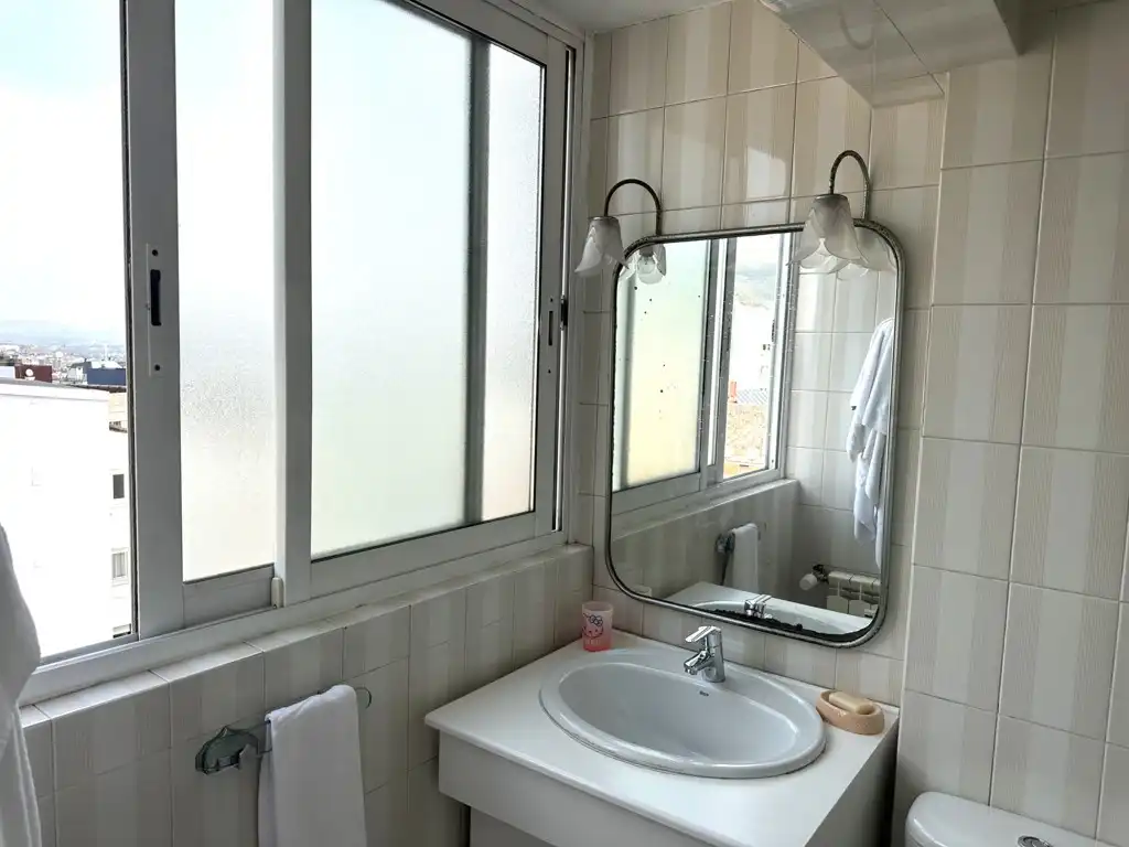 Badezimmer von Maisonette zum Verkauf in Oviedo  mit Heizung und Parkett