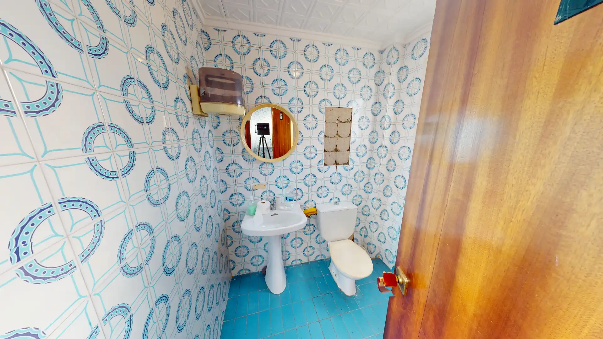 Bathroom of Commercial properties for sale in Busot  with Air Conditioner and Furnished