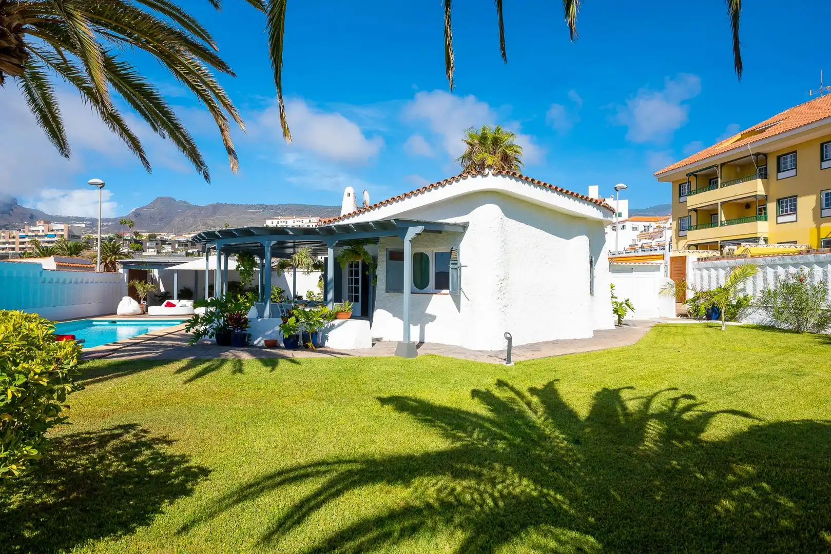 Vista exterior de Casa o chalet de alquiler en Guía de Isora con Aire acondicionado, Jardín privado y Terraza