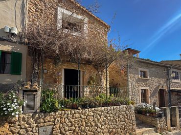 Landhaus mit Balkon zum Verkauf in Carrer DEL POUADOR