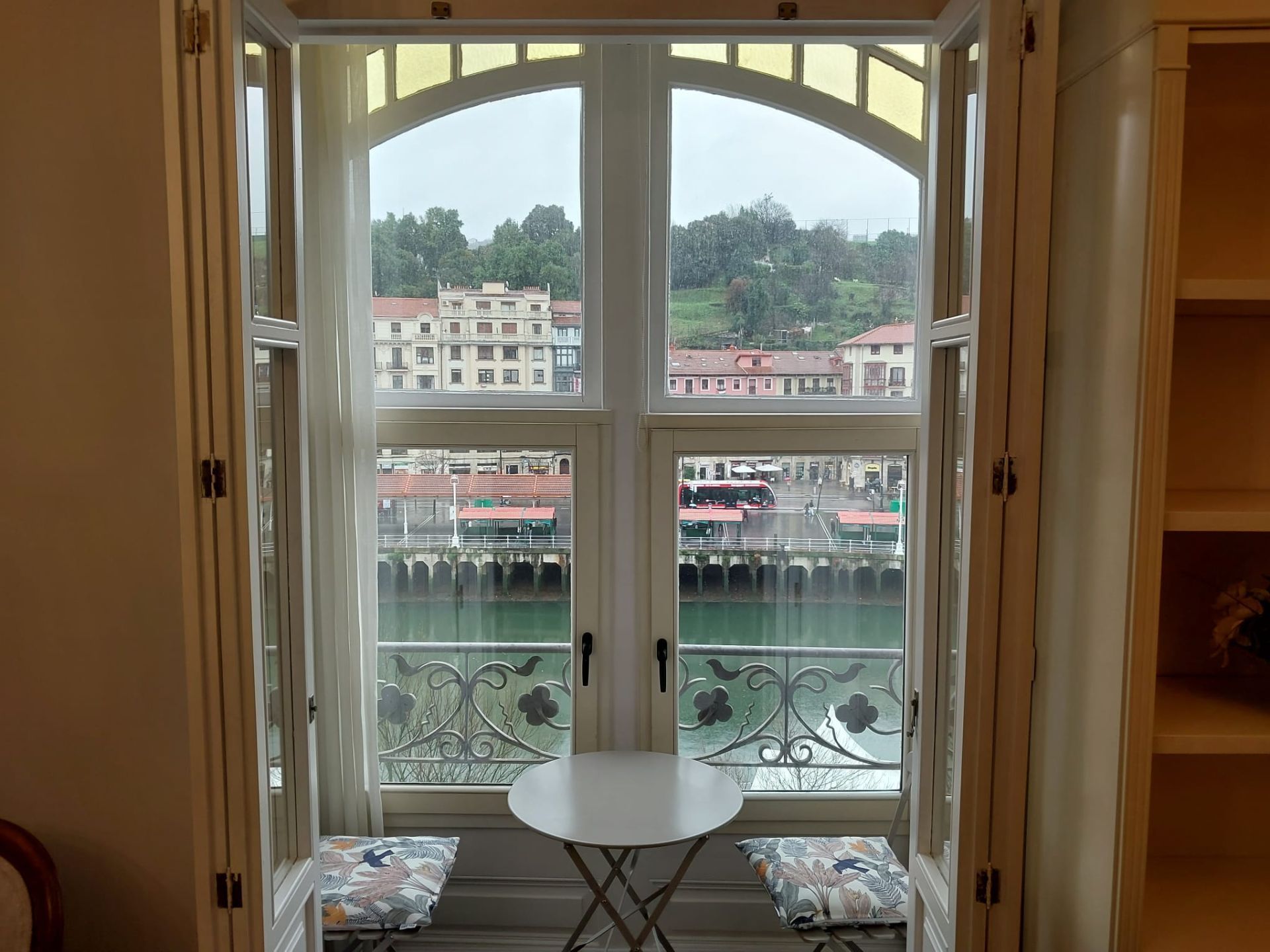 Terrassa de Pis de lloguer en Bilbao  amb Calefacció, Terrassa i Moblat