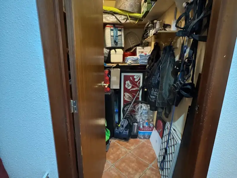Pis amb jardí en venda a Avinguda Riu Ebre 33
