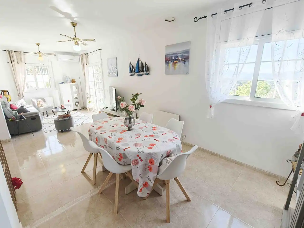 Menjador de Casa o xalet en venda en Lloret de Mar amb Aire condicionat, Jardí privat i Terrassa