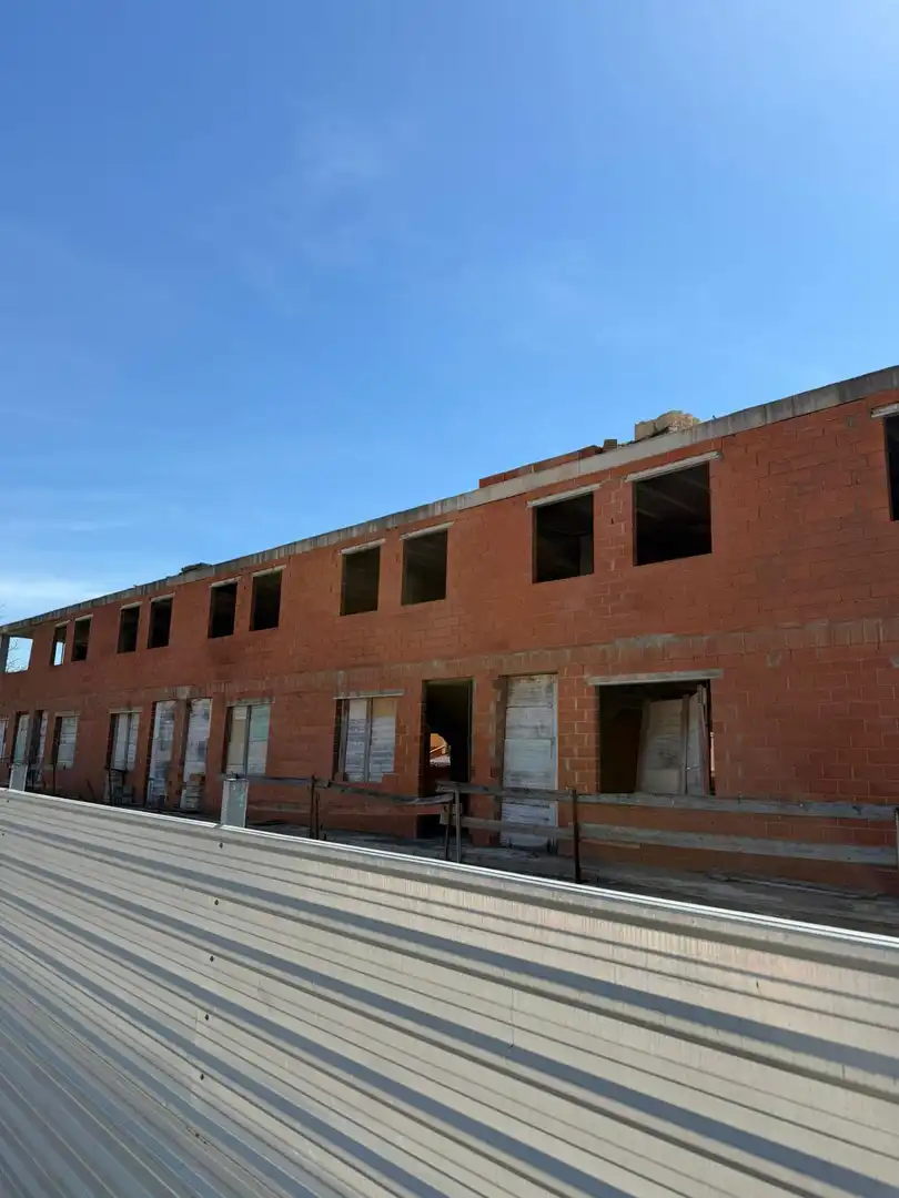 Vista exterior de Edifici en venda en Almazora / Almassora