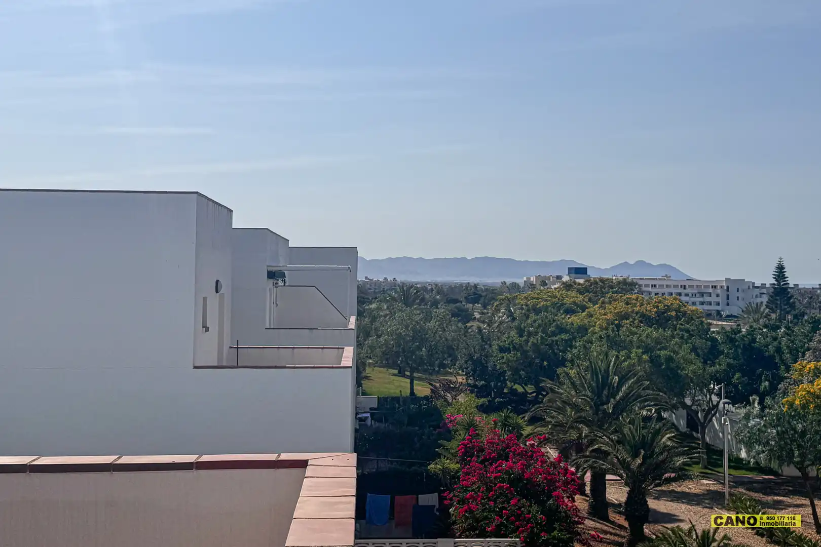 Außenansicht von Wohnung zum Verkauf in Almería mit Klimaanlage, Heizung und Terrasse