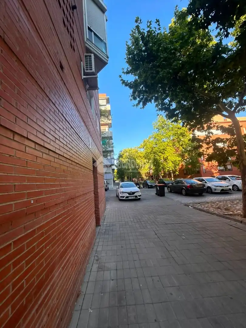Vista exterior de Piso en venta en Madrid