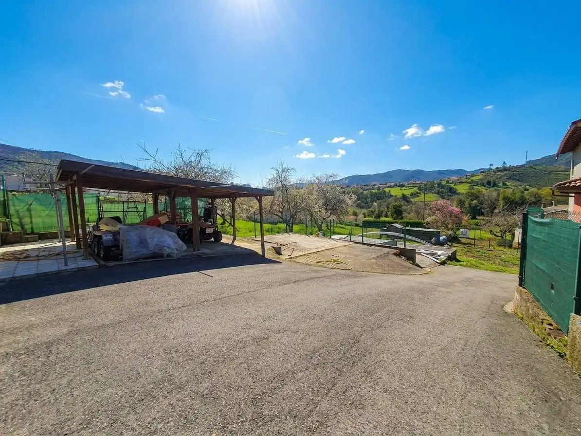 Parking de Casa o chalet en venta en Candamo con Calefacción, Jardín privado y Terraza