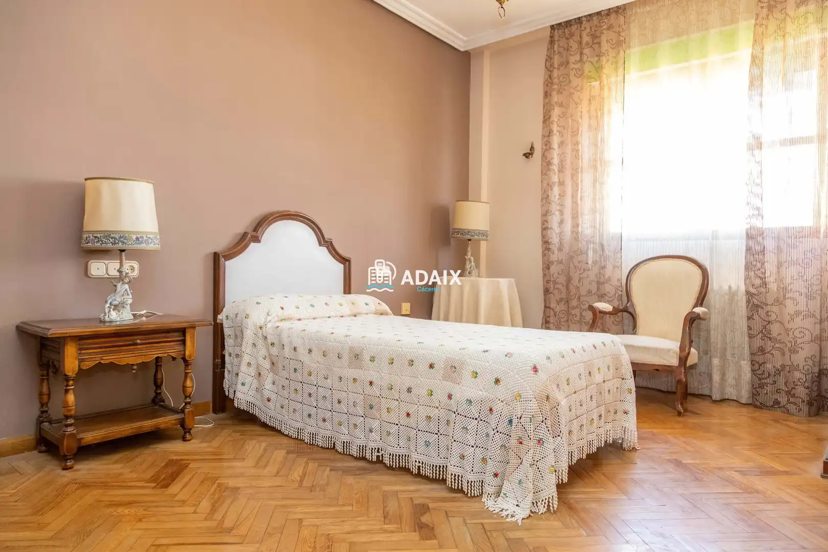 Dormitori de Casa adosada en venda en Cáceres amb Aire condicionat, Calefacció i Terrassa