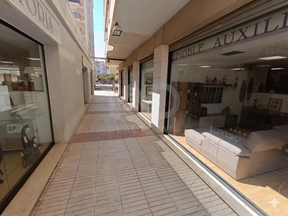 Local de alquiler en Cubelles