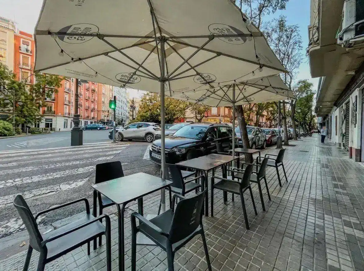 Terraza de Local de alquiler en Valencia con Aire acondicionado y Amueblado