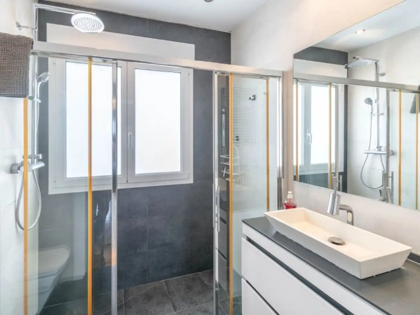 Baño de Piso en venta en  Pamplona / Iruña con Calefacción
