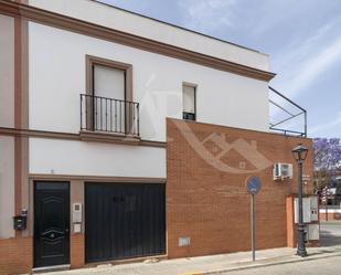 Exterior view of Flat for sale in Umbrete  with Air Conditioner and Terrace