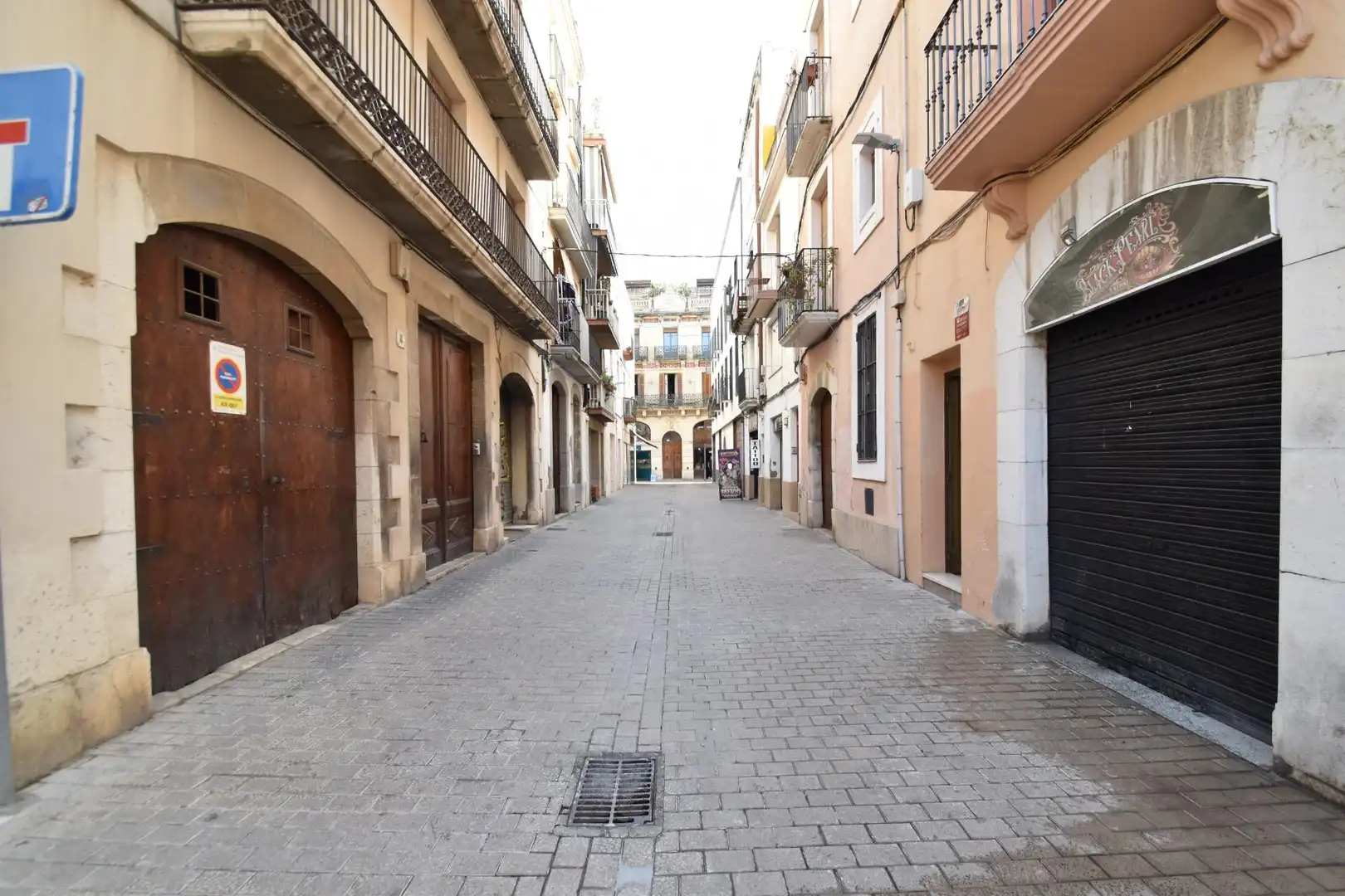 Vista exterior de Local en venda en Vilanova i la Geltrú