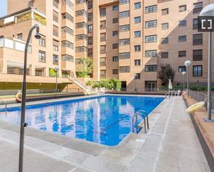 Swimming pool of Flat to rent in  Madrid Capital  with Air Conditioner, Heating and Furnished