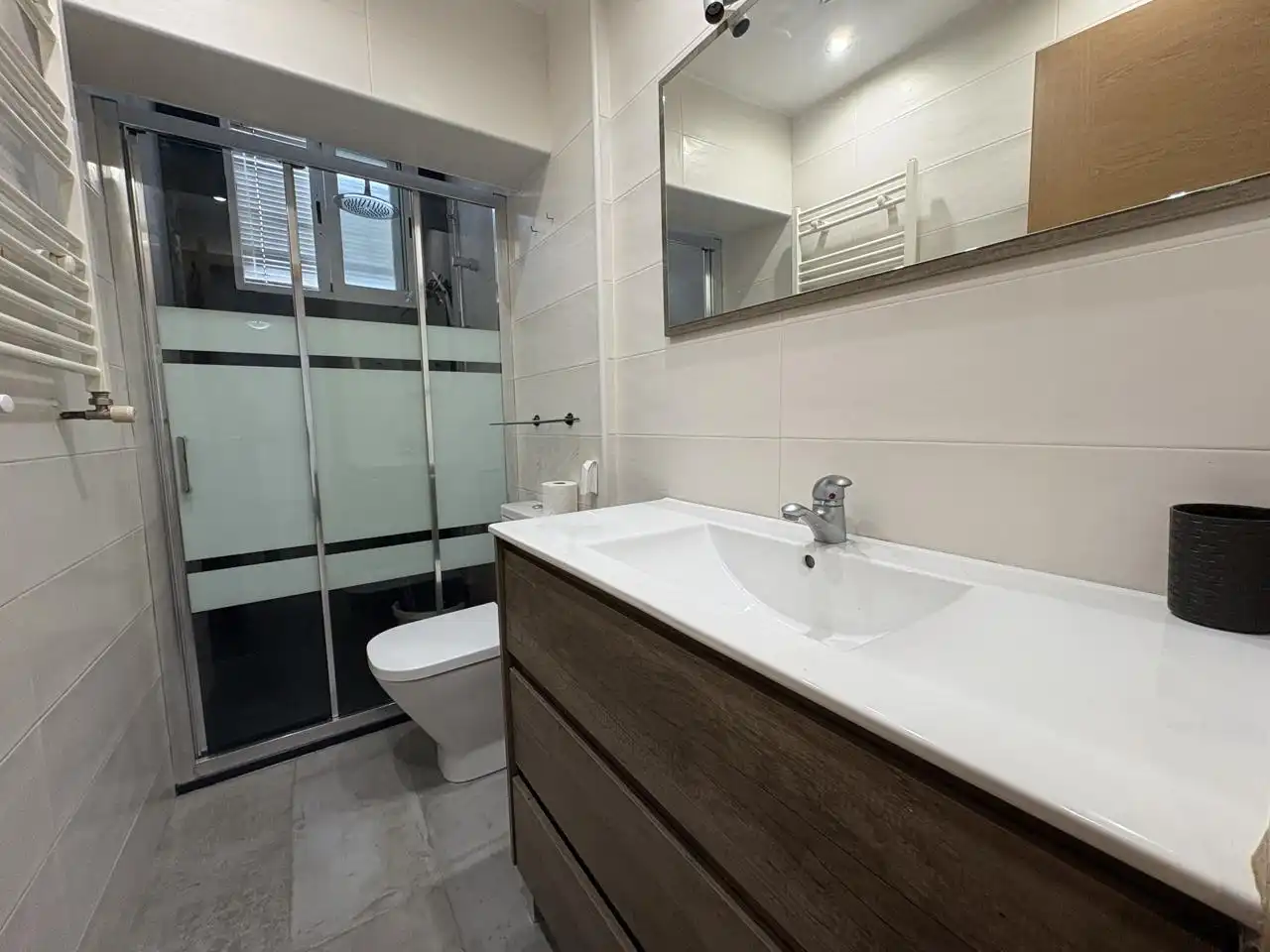 Baño de Planta baja de alquiler en Madrid con Aire acondicionado y Calefacción