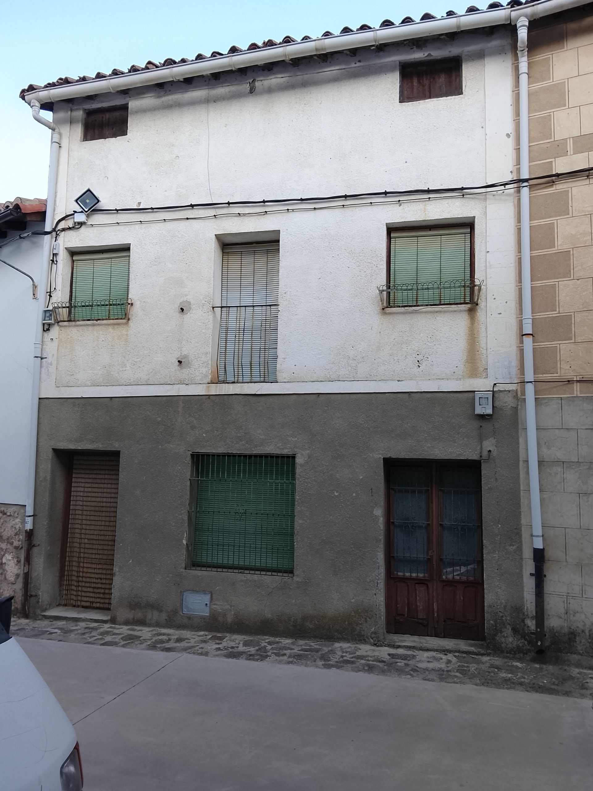 Exterior view of House or chalet for sale in Madrigal de la Vera