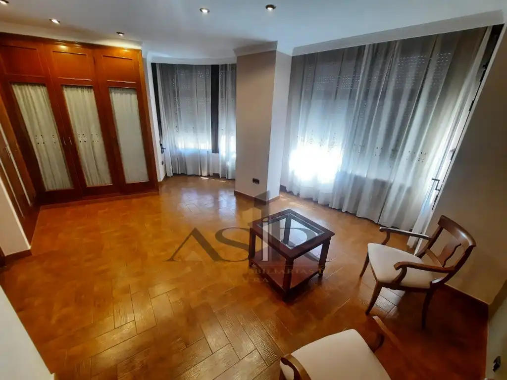 Haus mit Terrasse zur Miete in Casc Urbà, imagen 11