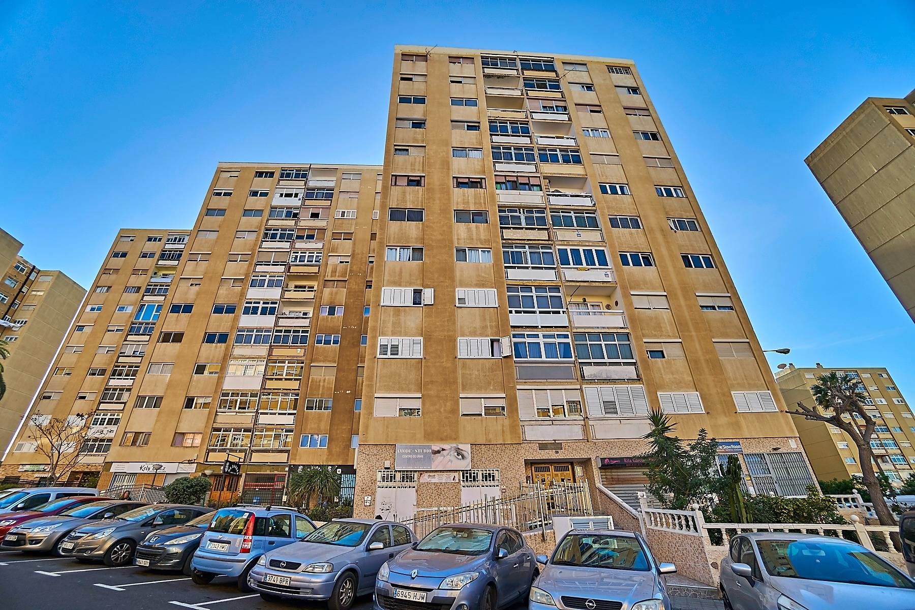 Außenansicht von Wohnung zum Verkauf in Las Palmas de Gran Canaria mit Balkon