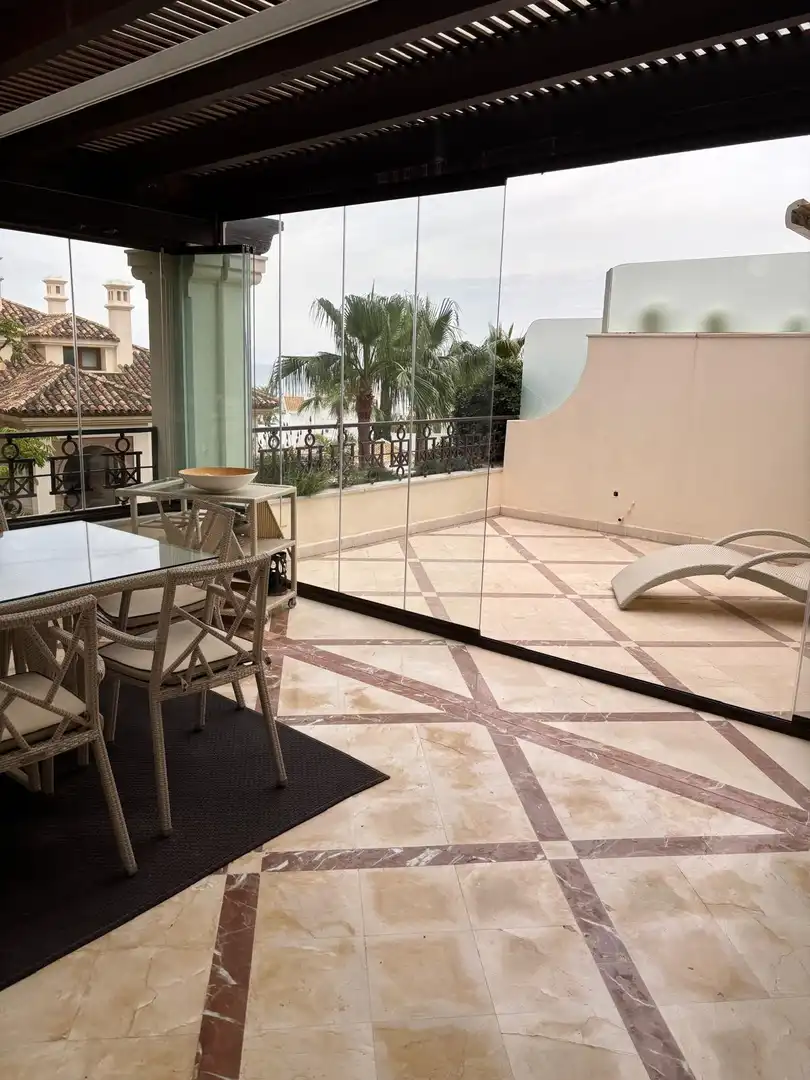 Terrassa de Àtic de lloguer en Marbella amb Aire condicionat, Terrassa i Piscina