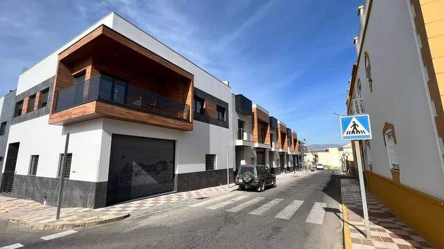 Casa adosada en Venta en Calle Canjáyar, 18 en Balanegra