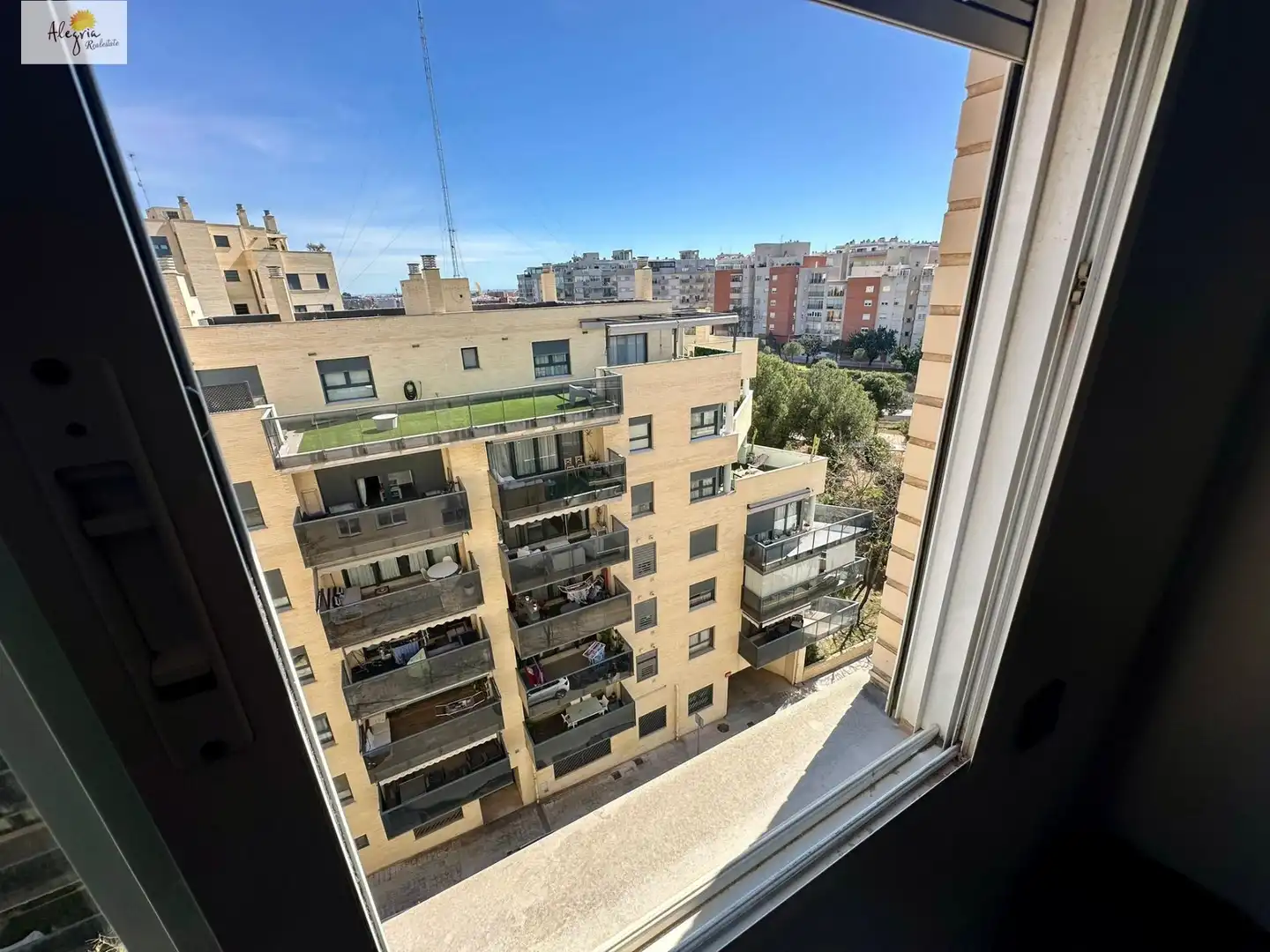 Vista exterior de Apartamento en venta en Paterna con Aire acondicionado, Calefacción y Jardín privado