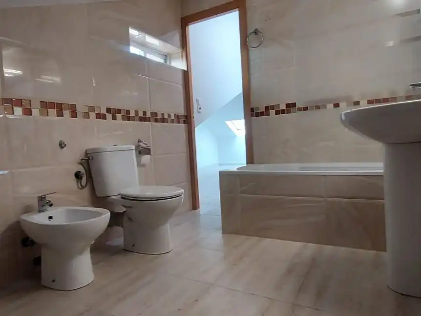 Bany de Casa o xalet de lloguer en La Navata