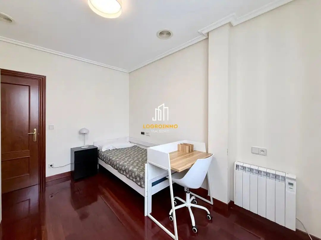 Schlafzimmer von Wohnung zur Miete in  Logroño mit Klimaanlage, Heizung und Abstellraum