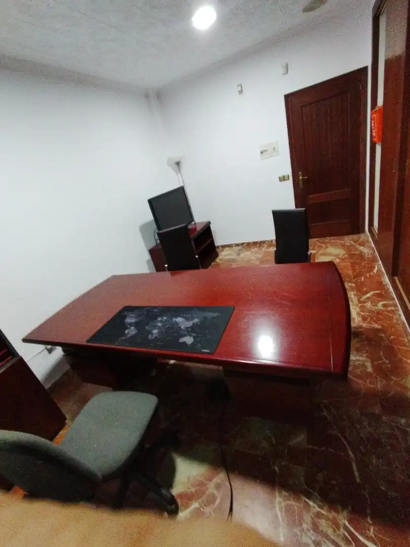 Oficina de alquiler en Vilafant